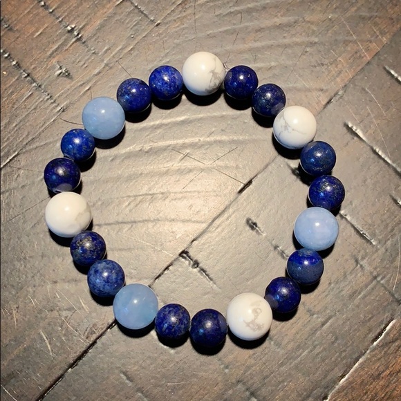 Handmade stretch bracelet - Picture 1 of 3